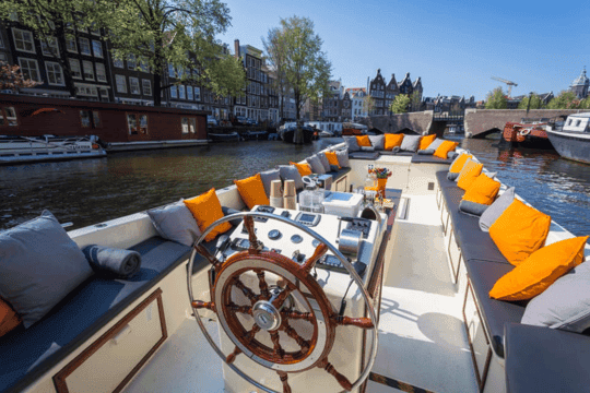 Amsterdam: German Canal Cruise with Unlimited Drinks Option